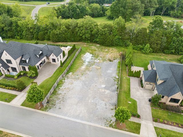 7041 Lanceleaf Dr, College Grove, TN 37046