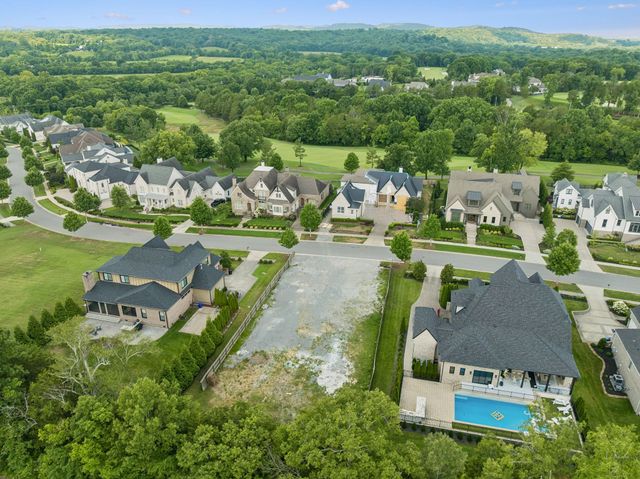7041 Lanceleaf Dr, College Grove, TN 37046