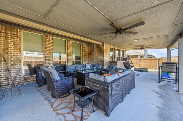 129 Fireberry Drive, Glenn Heights, TX 75154