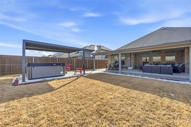 129 Fireberry Drive, Glenn Heights, TX 75154