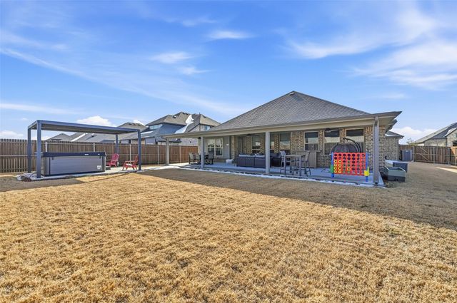 129 Fireberry Drive, Glenn Heights, TX 75154