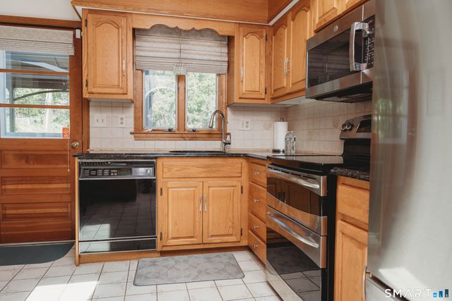 151 Bear Path Road, Hamden, CT 06514