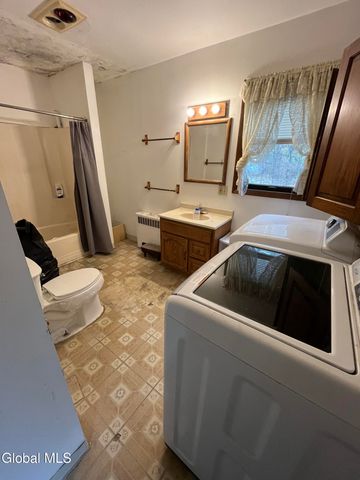 34 Pleasant Street, Voorheesville, NY 12186