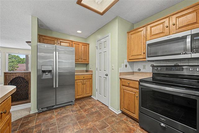 7 Congleton Lane, Bella Vista, AR 72714