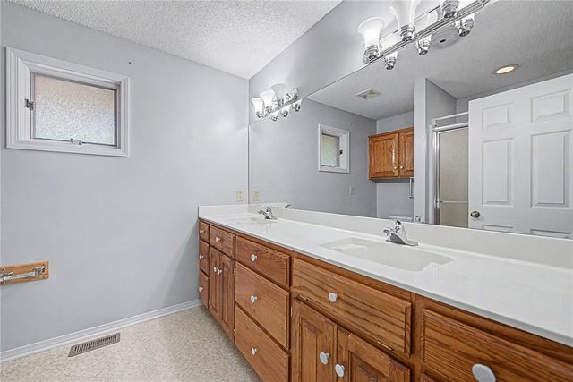 7 Congleton Lane, Bella Vista, AR 72714