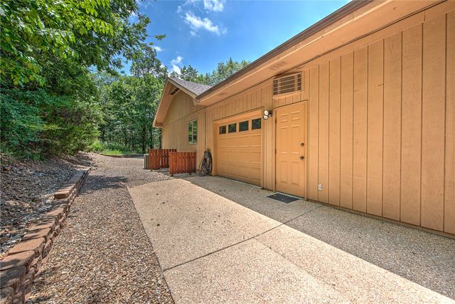 7 Congleton Lane, Bella Vista, AR 72714