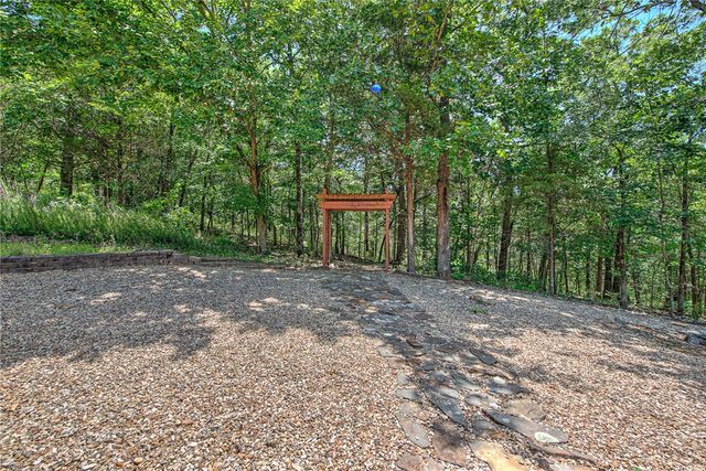 7 Congleton Lane, Bella Vista, AR 72714