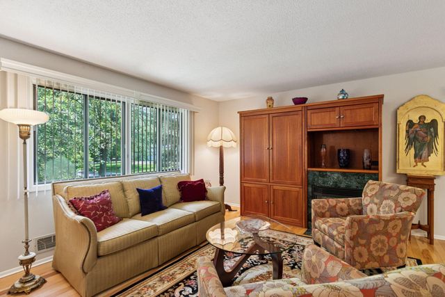 8447 Morgan Lane, Eden Prairie, MN 55347