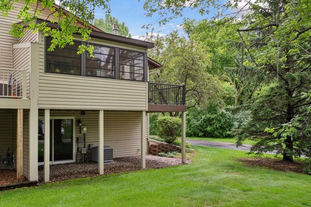 8447 Morgan Lane, Eden Prairie, MN 55347