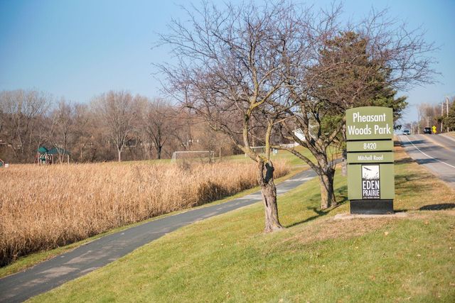 8447 Morgan Lane, Eden Prairie, MN 55347