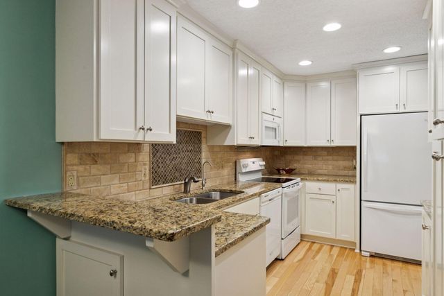 8447 Morgan Lane, Eden Prairie, MN 55347