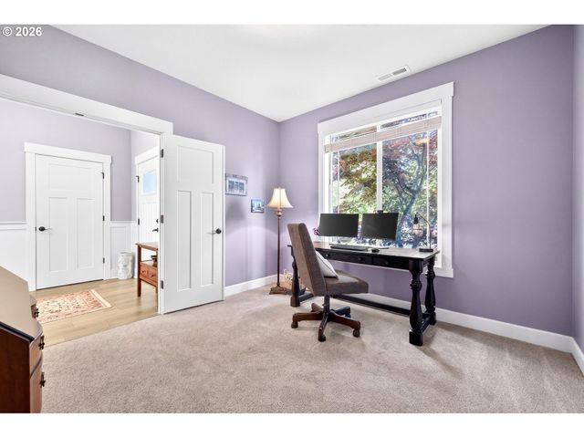 19584 CENTRAL POINT Rd, Oregon City, OR 97045