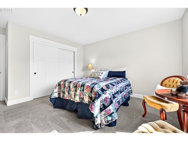 19584 CENTRAL POINT Rd, Oregon City, OR 97045