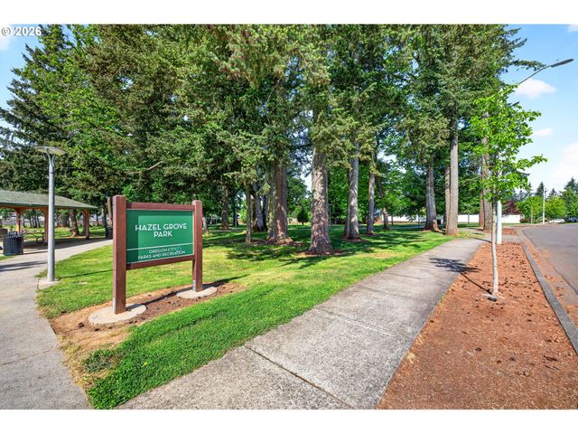 19584 CENTRAL POINT Rd, Oregon City, OR 97045