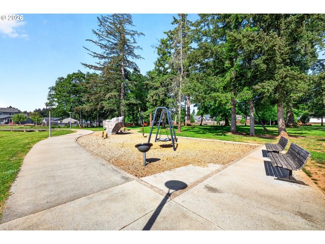 19584 CENTRAL POINT Rd, Oregon City, OR 97045