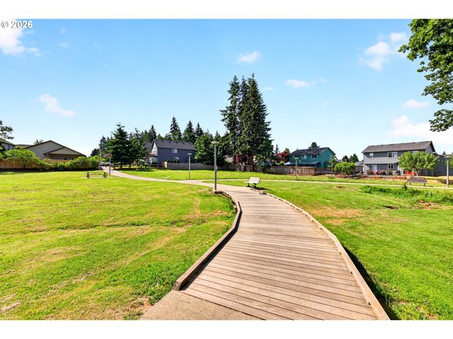 19584 CENTRAL POINT Rd, Oregon City, OR 97045