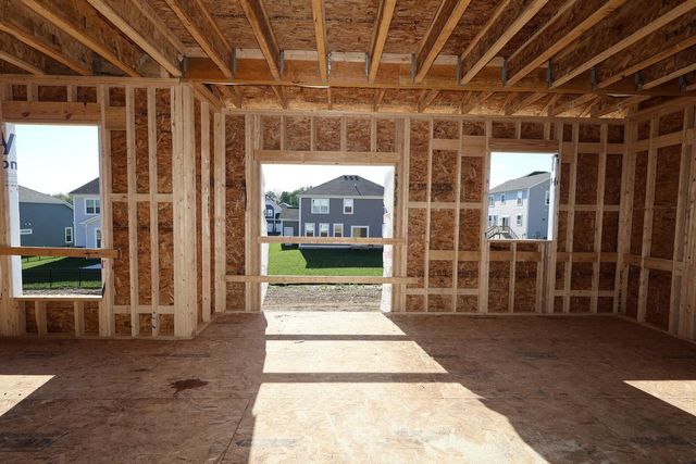 402 Fannin Drive, Pataskala, OH 43062