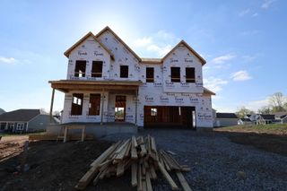 402 Fannin Drive, Pataskala, OH 43062