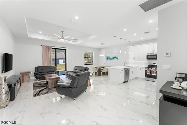 717 Zendor AVE, Fort Myers, FL 33913