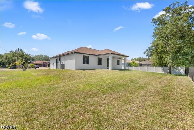 717 Zendor AVE, Fort Myers, FL 33913