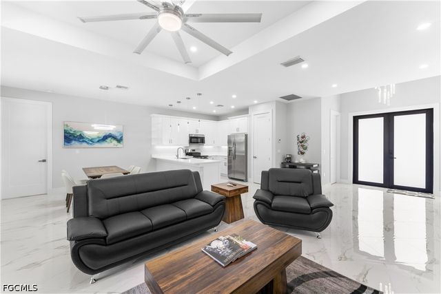 717 Zendor AVE, Fort Myers, FL 33913