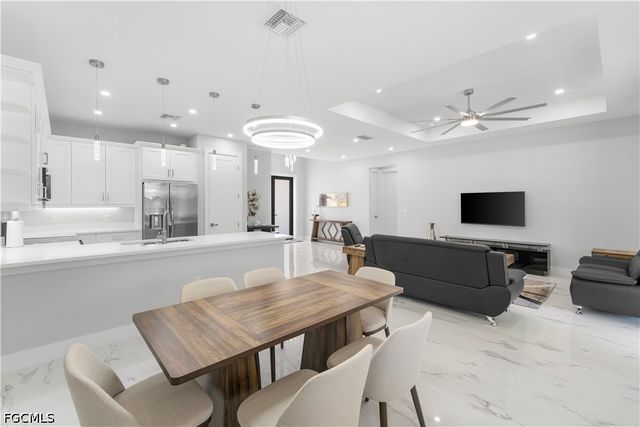 717 Zendor AVE, Fort Myers, FL 33913