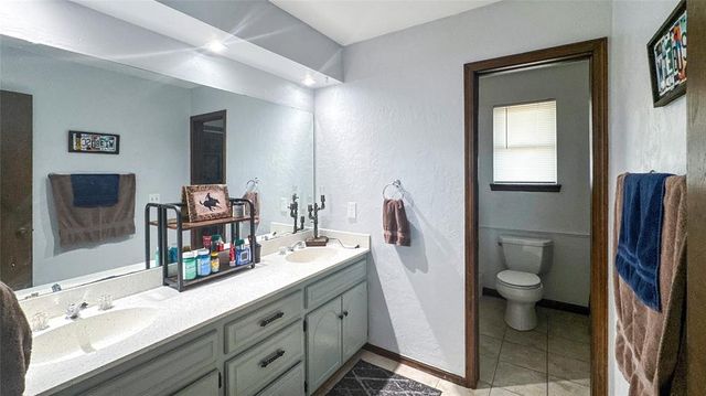 11501 Carriage Drive, Yukon, OK 73099