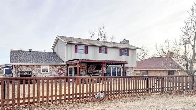 11501 Carriage Drive, Yukon, OK 73099