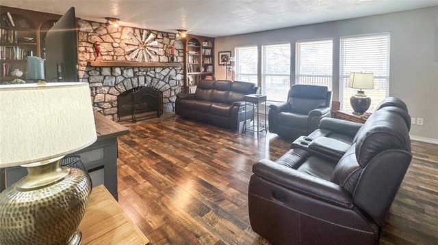 11501 Carriage Drive, Yukon, OK 73099