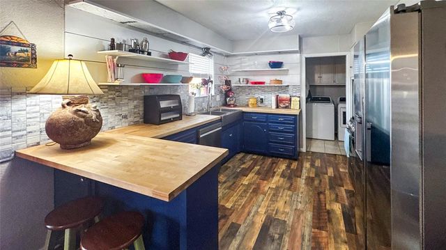 11501 Carriage Drive, Yukon, OK 73099