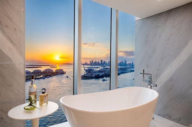 1000 S Pointe Dr 3501, Miami Beach, FL 33139