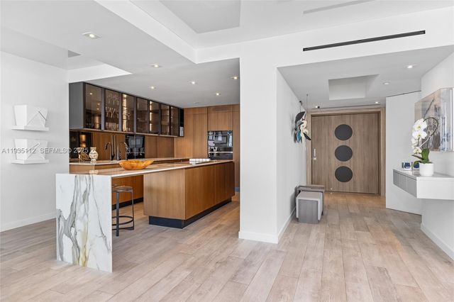 1000 S Pointe Dr 3501, Miami Beach, FL 33139