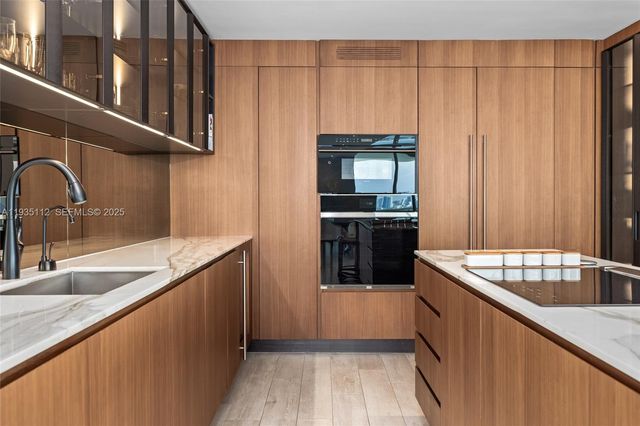 1000 S Pointe Dr 3501, Miami Beach, FL 33139