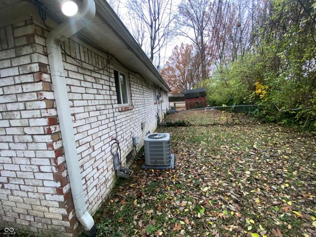 1260 N Ridgeview Drive, Indianapolis, IN 46219