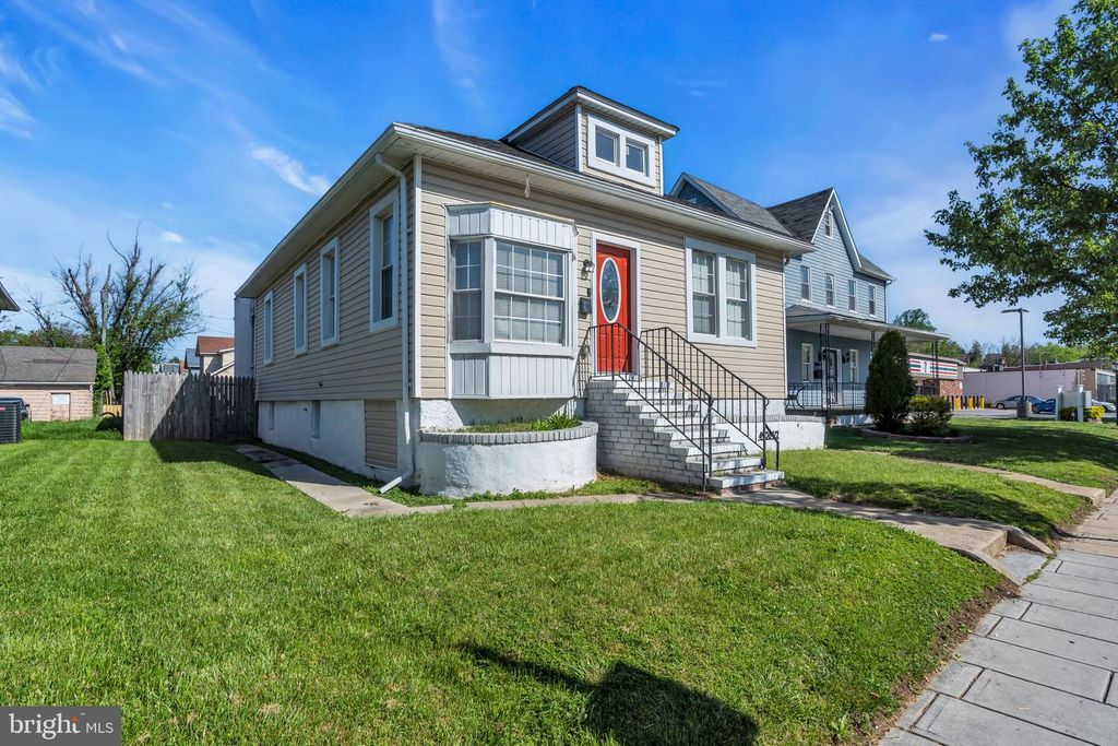 Image 1 of property listing at 4908 - 1/2 HARFORD RD, Baltimore, MD 21214