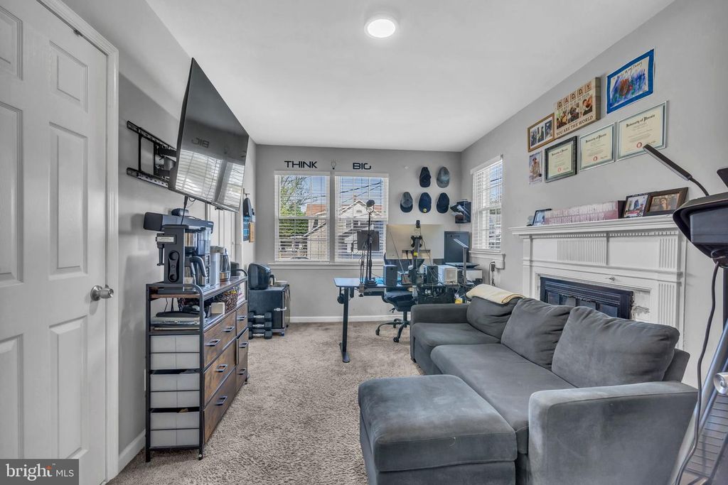 Image 10 of property listing at 4908 - 1/2 HARFORD RD, Baltimore, MD 21214