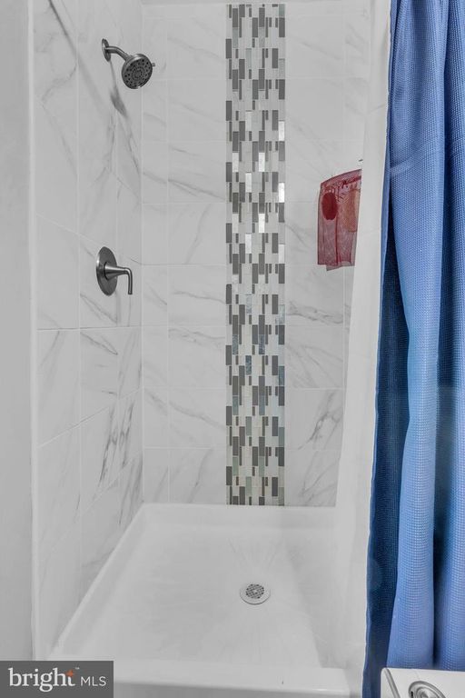 Image 12 of property listing at 4908 - 1/2 HARFORD RD, Baltimore, MD 21214