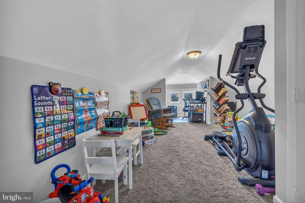 Image 14 of property listing at 4908 - 1/2 HARFORD RD, Baltimore, MD 21214