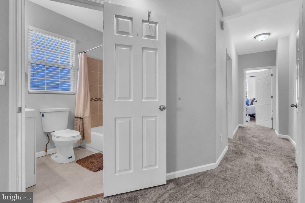 Image 15 of property listing at 4908 - 1/2 HARFORD RD, Baltimore, MD 21214