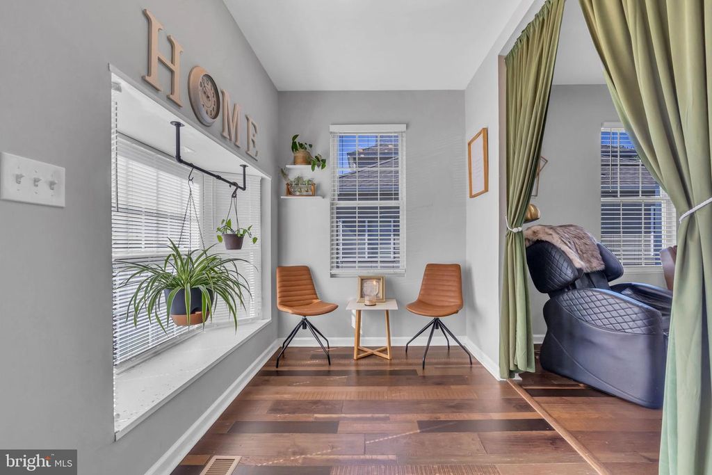 Image 2 of property listing at 4908 - 1/2 HARFORD RD, Baltimore, MD 21214