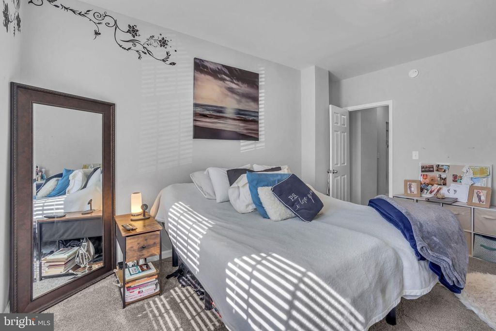 Image 8 of property listing at 4908 - 1/2 HARFORD RD, Baltimore, MD 21214