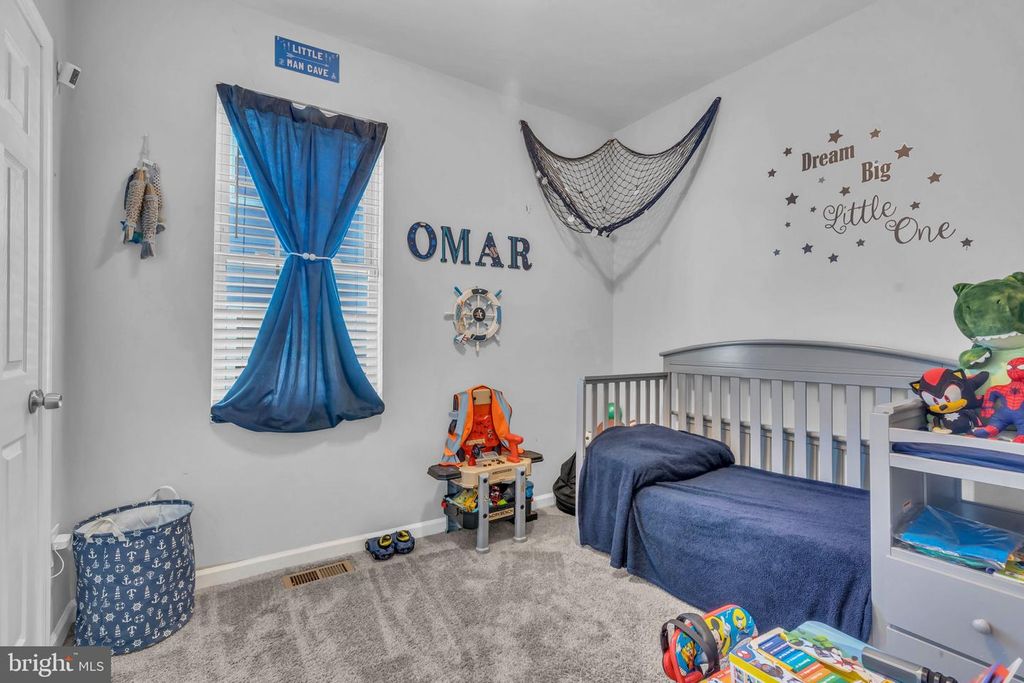 Image 9 of property listing at 4908 - 1/2 HARFORD RD, Baltimore, MD 21214