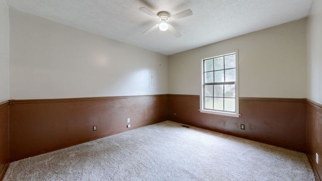 14 Cable Rd, Oak Grove, KY 42262