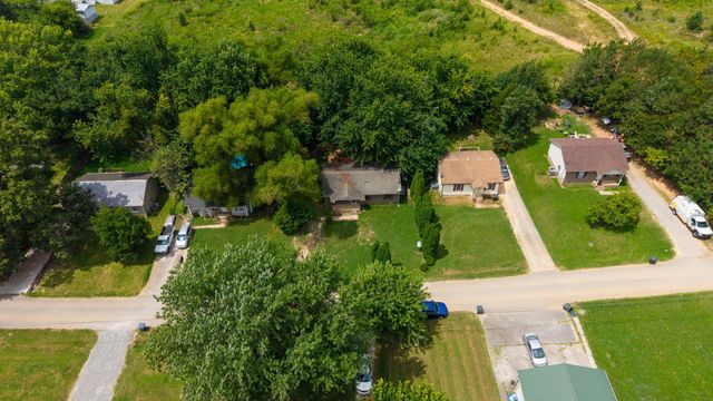 14 Cable Rd, Oak Grove, KY 42262
