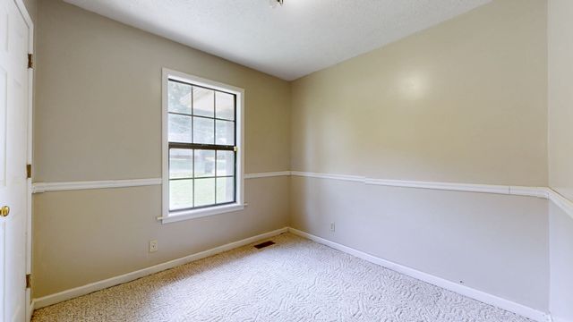 14 Cable Rd, Oak Grove, KY 42262
