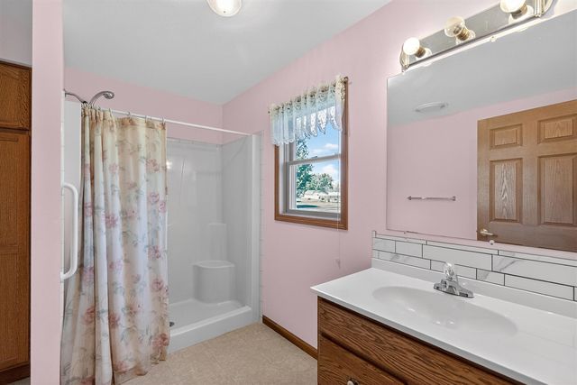 29376 Saddlebred Lane, Dowagiac, MI 49047