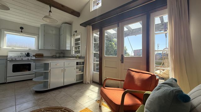 11 Crab Street, Eureka, CA 95503