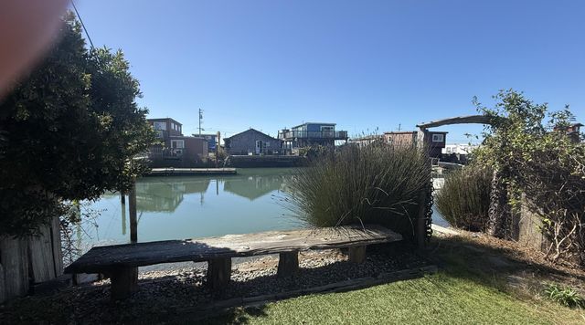 11 Crab Street, Eureka, CA 95503