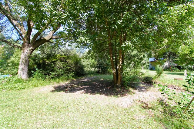 97 Walnut Avenue, Defuniak Springs, FL 32435