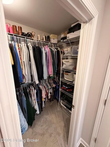 9005 Manslick Commons Dr, Louisville, KY 40219